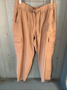 Old Navy Lightweight Cargo Jogger Pants in Dusty Tan | Women’s Size Large - Fall